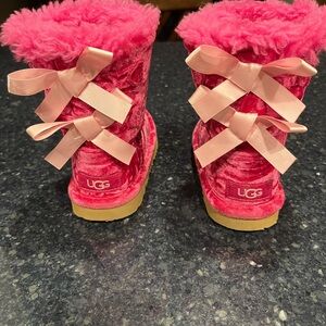 UGG Kids Boots in Bright Pink